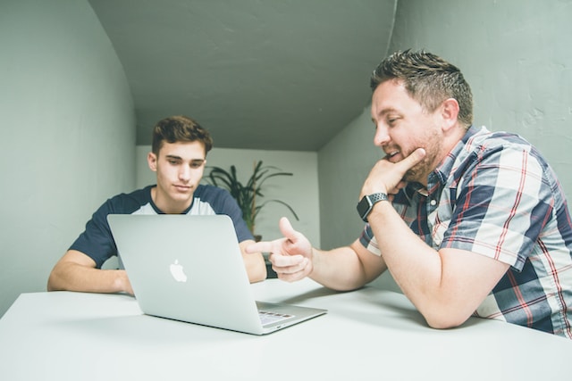 "Mentoring et freelancing en informatique"